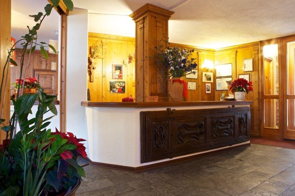 Hotel Dolonne Courmayeur Exterior foto