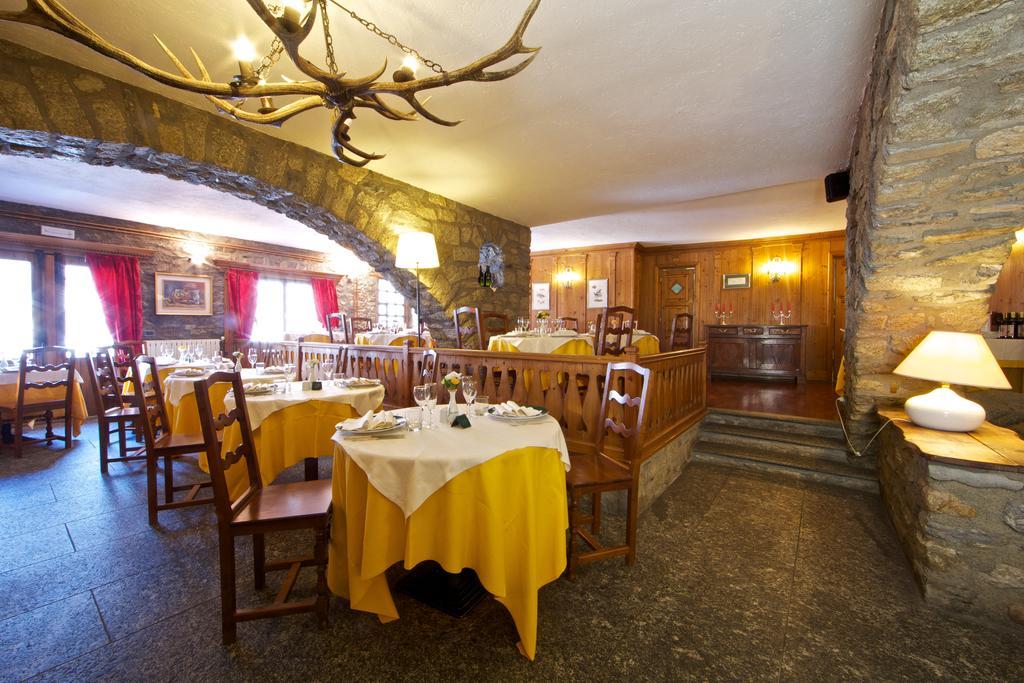Hotel Dolonne Courmayeur Exterior foto