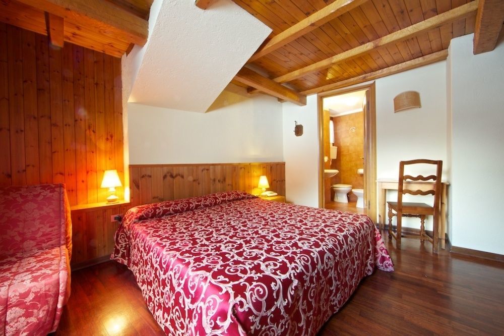 Hotel Dolonne Courmayeur Exterior foto