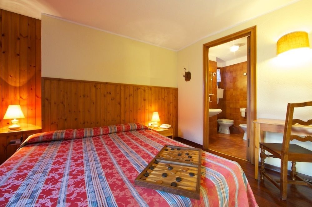 Hotel Dolonne Courmayeur Exterior foto