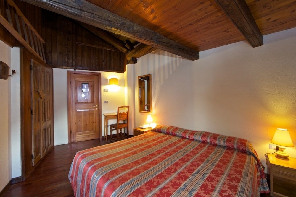 Hotel Dolonne Courmayeur Exterior foto