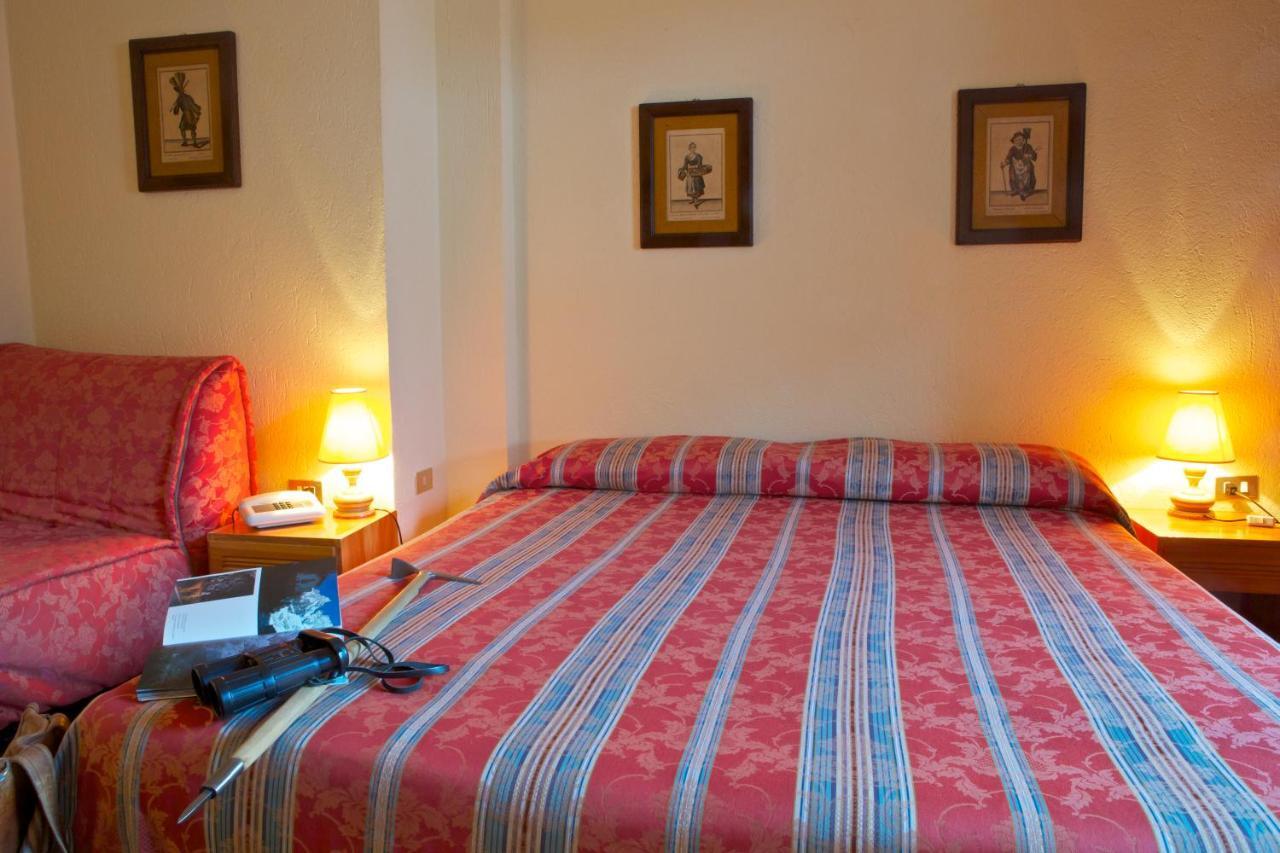 Hotel Dolonne Courmayeur Quarto foto